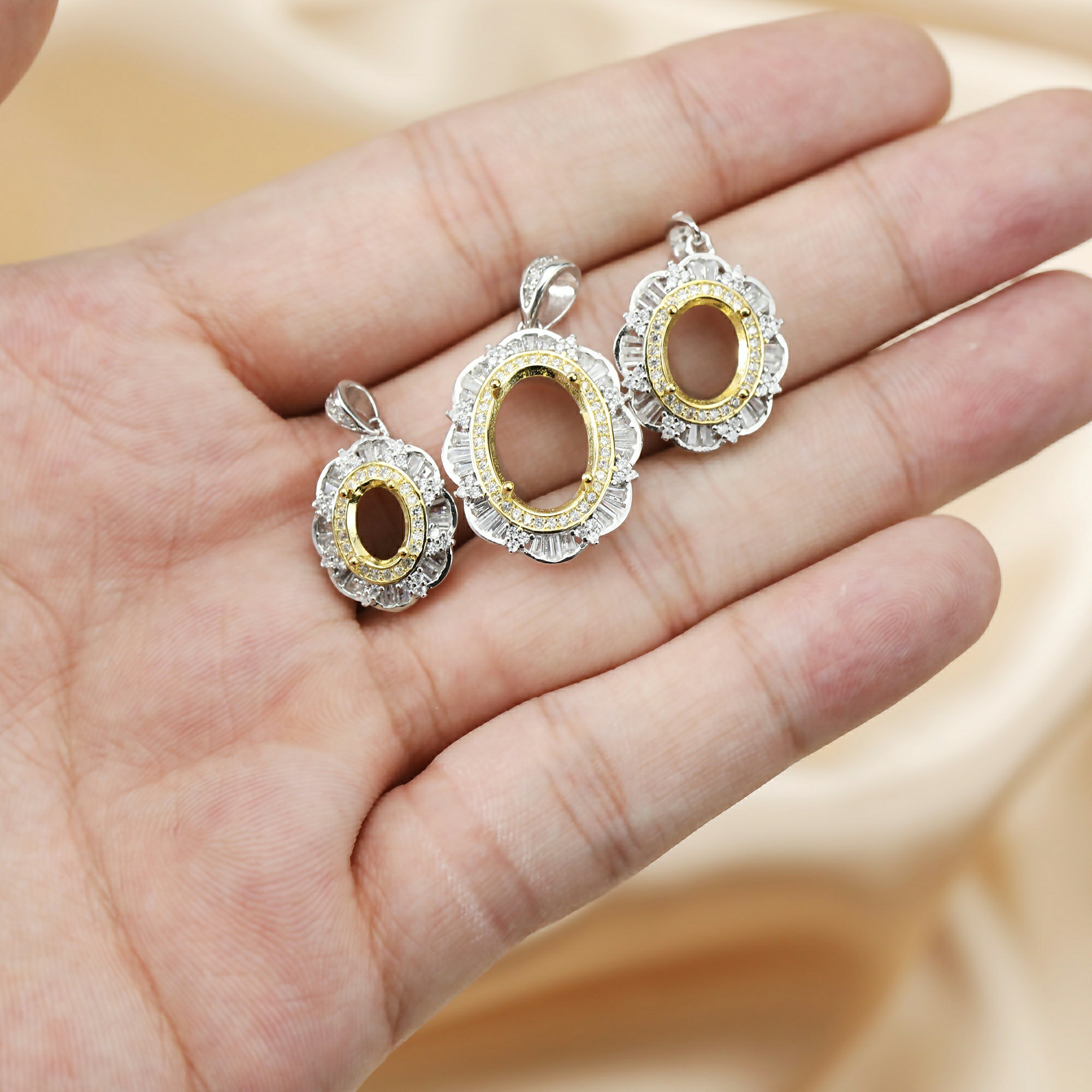 Multiple Size Oval Bezel Gold  - Bezels Set Pendant avaliação e preço